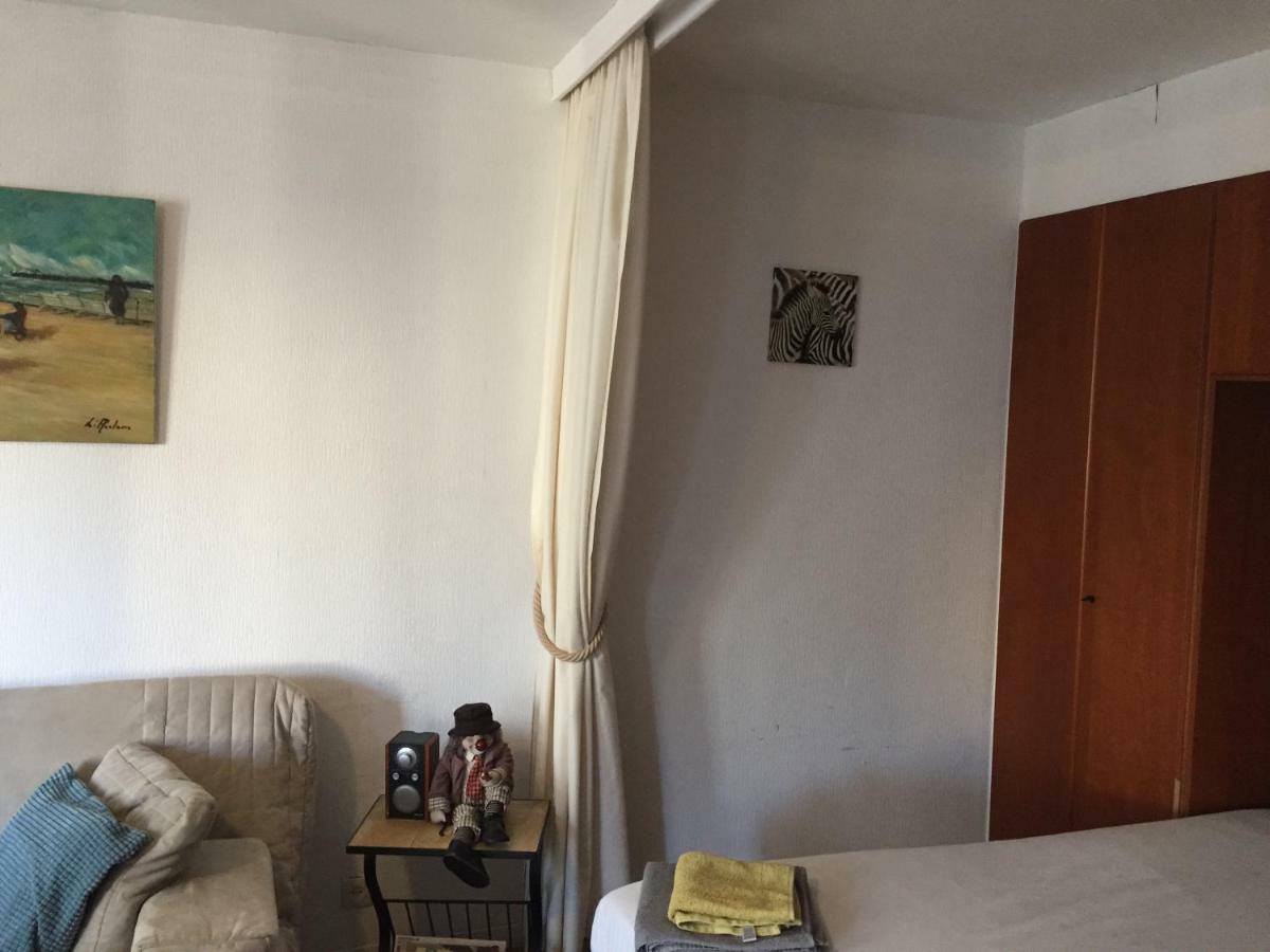 Studio Oostende Budget Apartment Luaran gambar