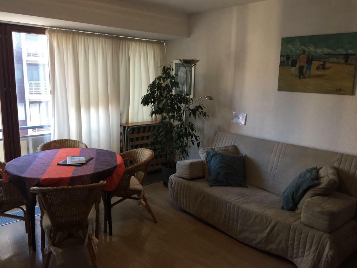 Studio Oostende Budget Apartment Luaran gambar